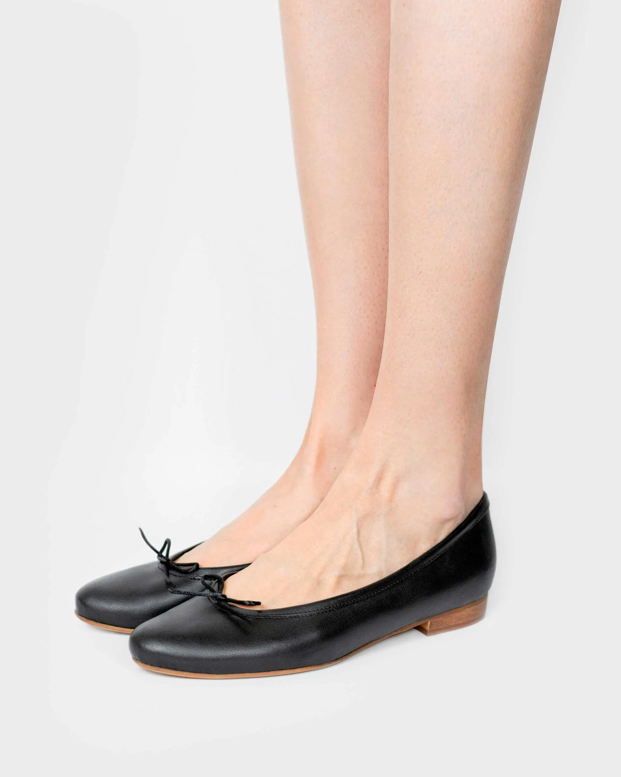 Audrey Women's Grape Leather Vegan Ballerina Pumps | Black