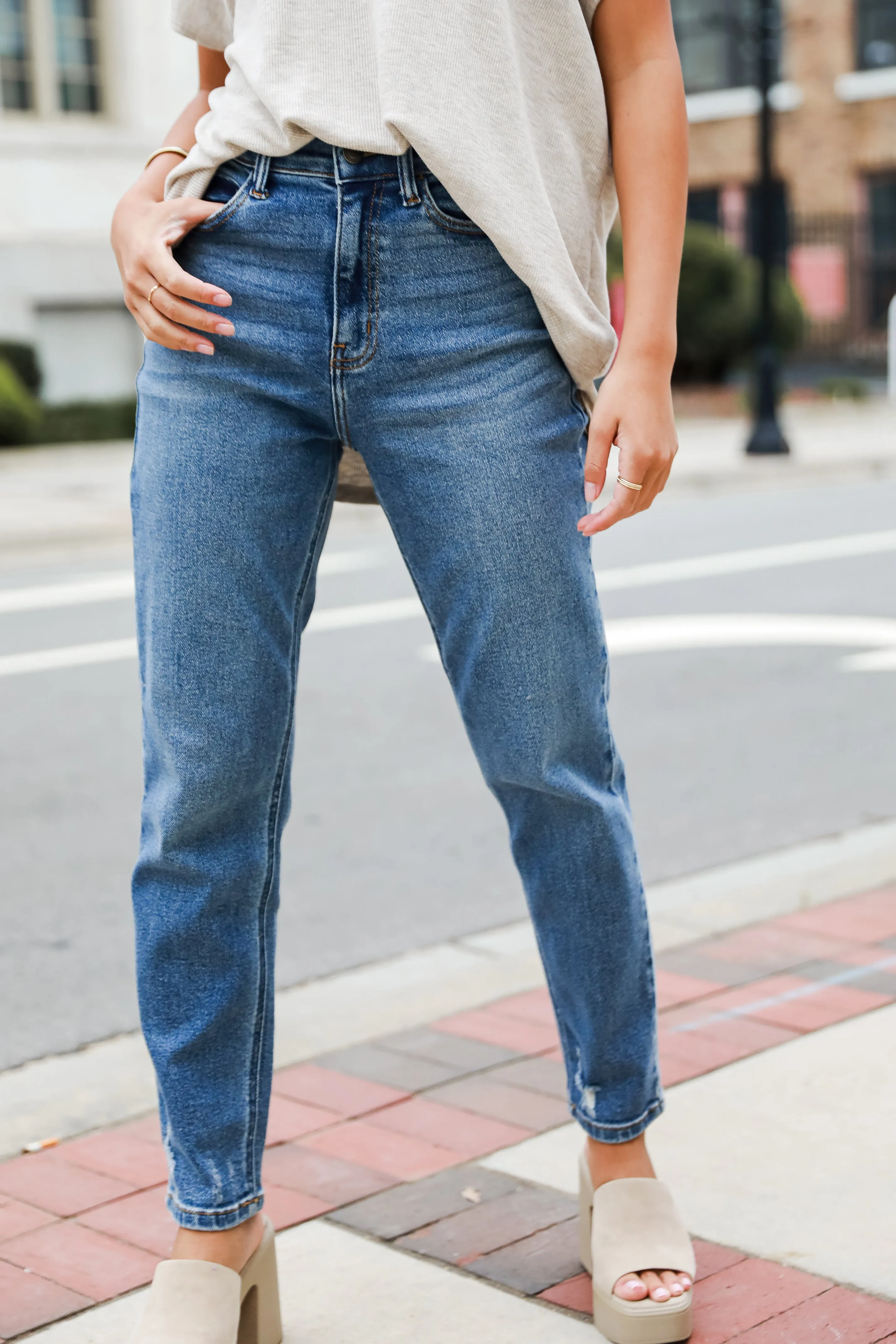 FINAL SALE - Confidently Stylish Mom Jeans