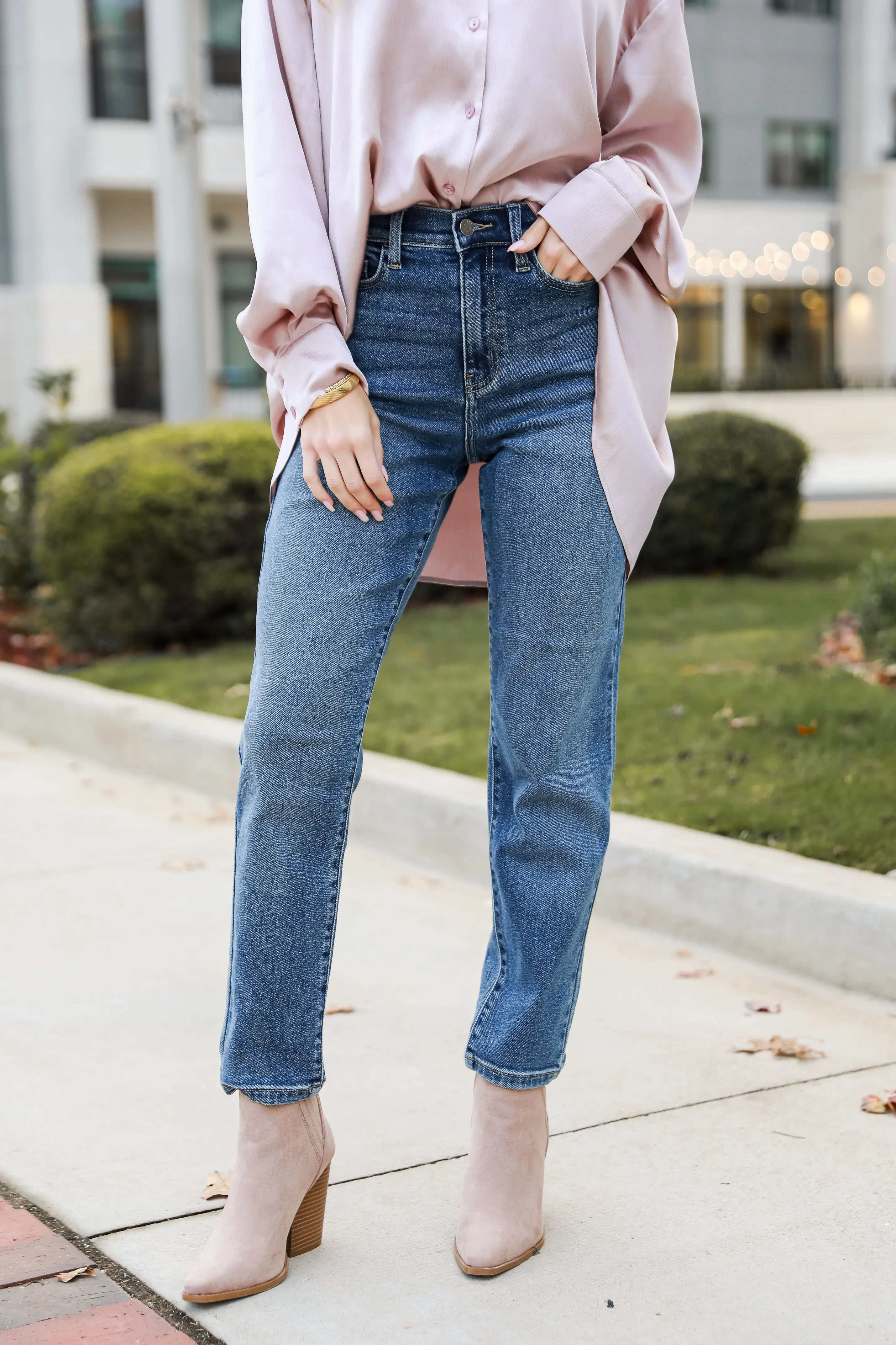 FINAL SALE - Cool Composure Medium Wash Mom Jeans