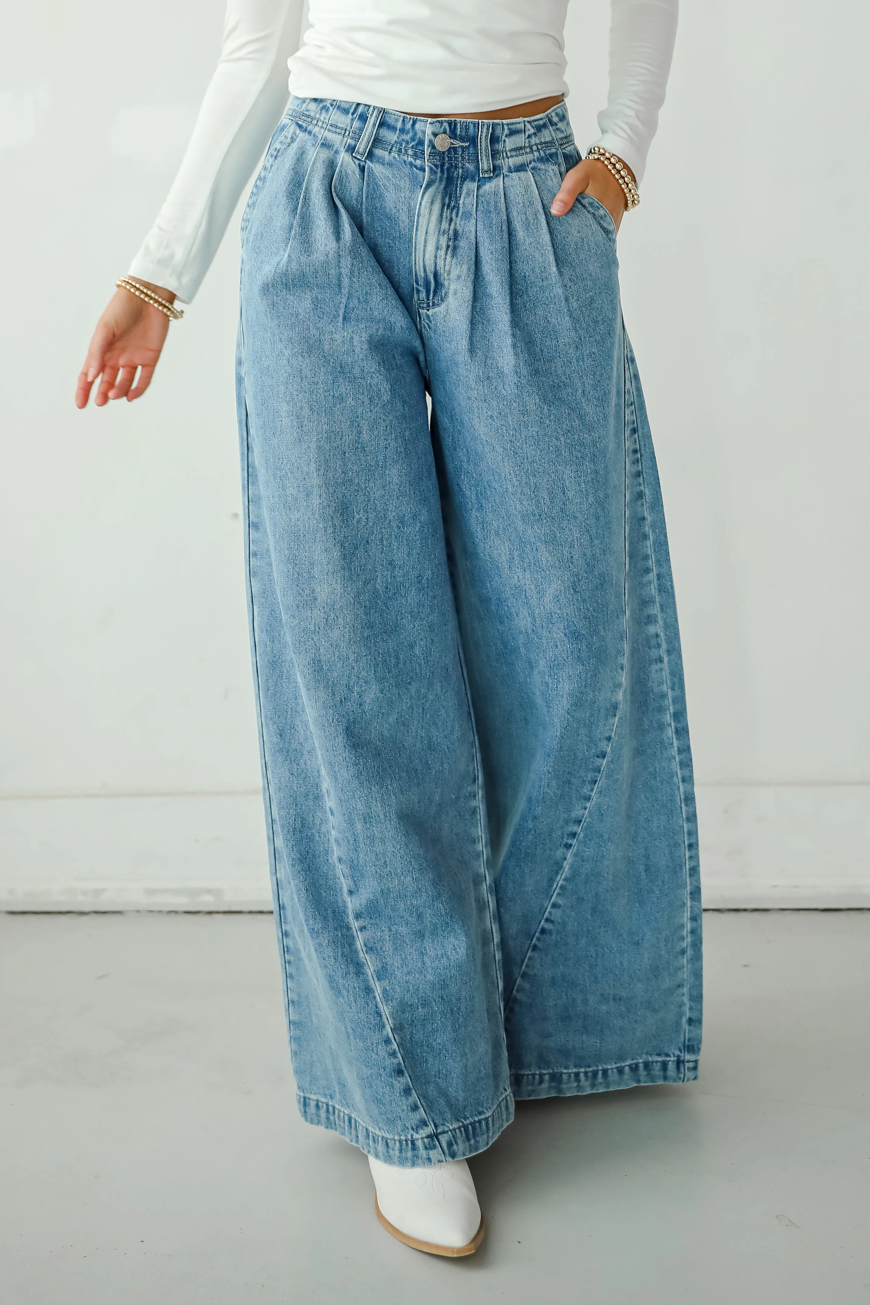 FINAL SALE - Kenzie Medium Wash Wide Leg Jeans