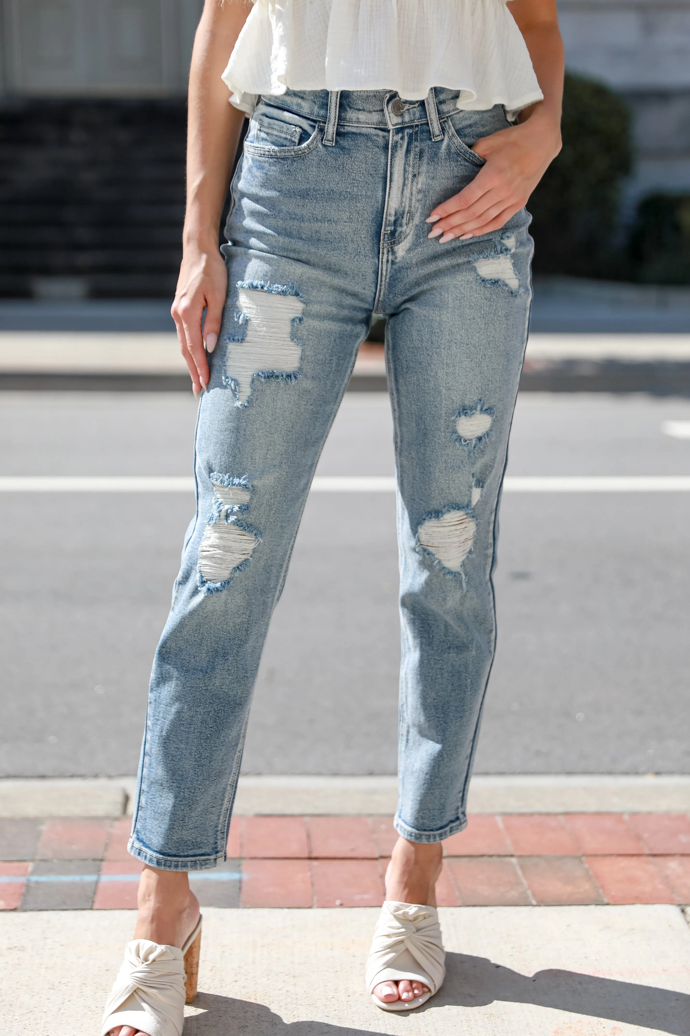 FINAL SALE - Trending Mood Distressed Mom Jeans