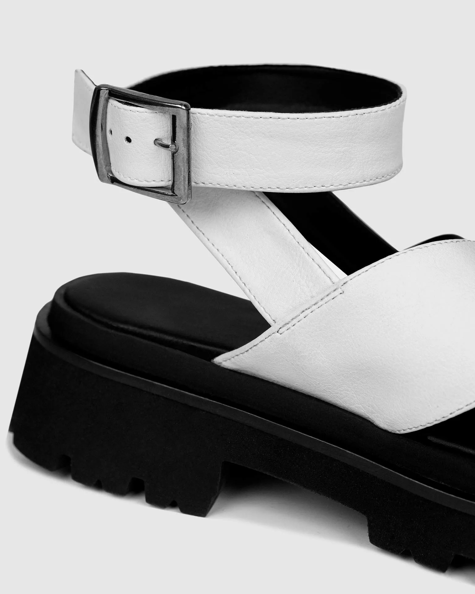 Medley Women's Cross Strap Desserto? Cactus Leather Sandals | Black & White