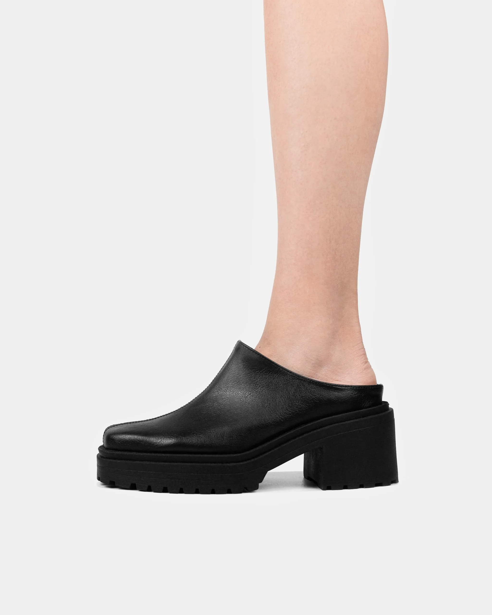 Squared Women's Vegea Grape Leather Mules | Black