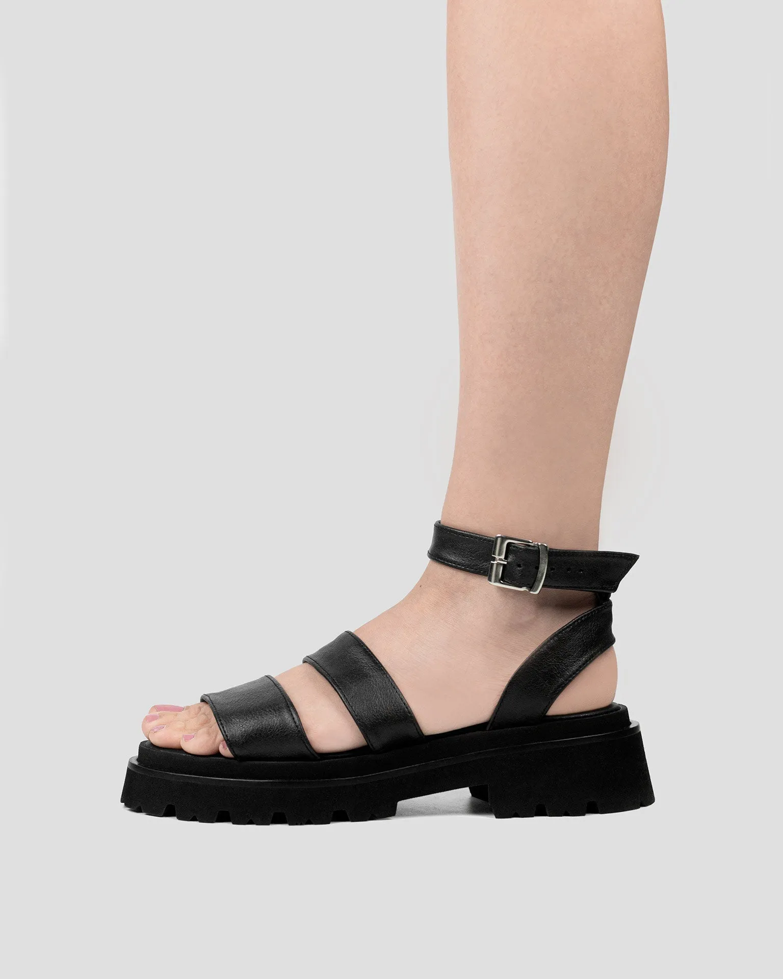 Strappy Women's Desserto? Cactus Leather Sandals | Black