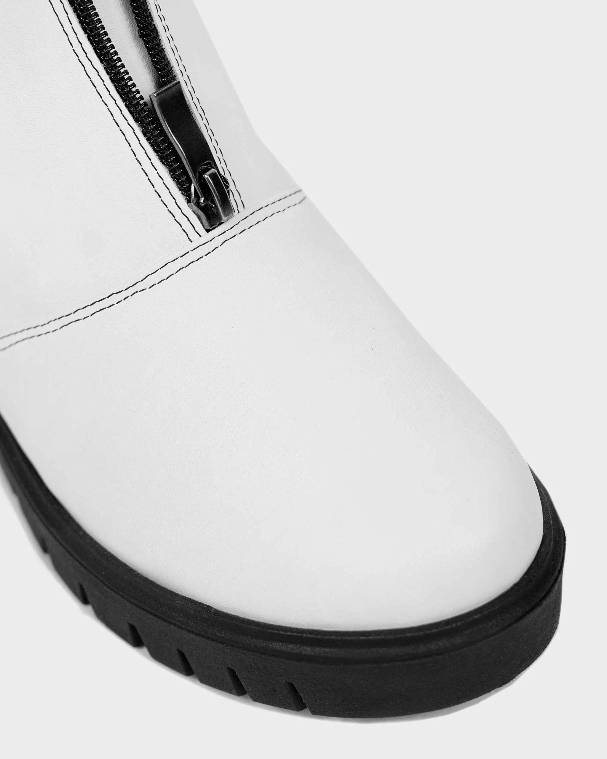 Women's Cyber Desserto? Cactus Leather Vegan Ankle Boots | White