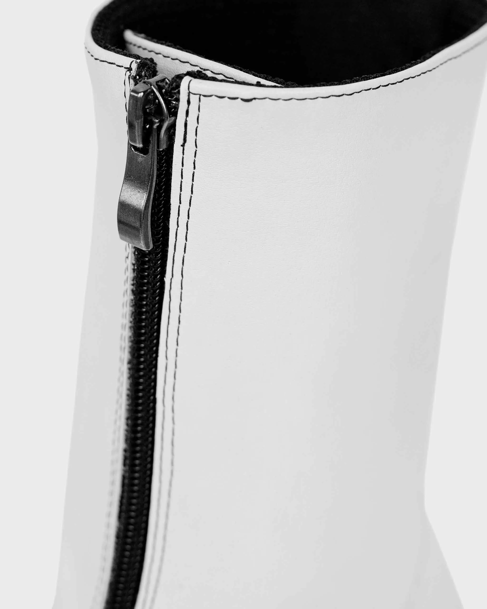 Women's Cyber Desserto? Cactus Leather Vegan Ankle Boots | White
