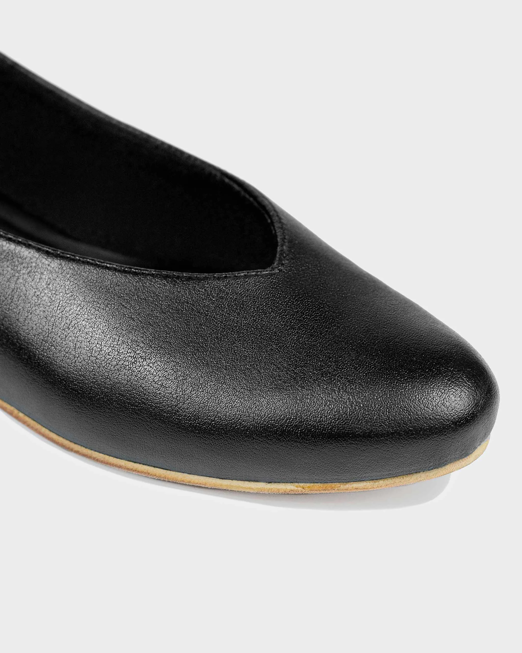 Women's Desserto? Cactus Leather Vegan Ballerina Pumps | Black