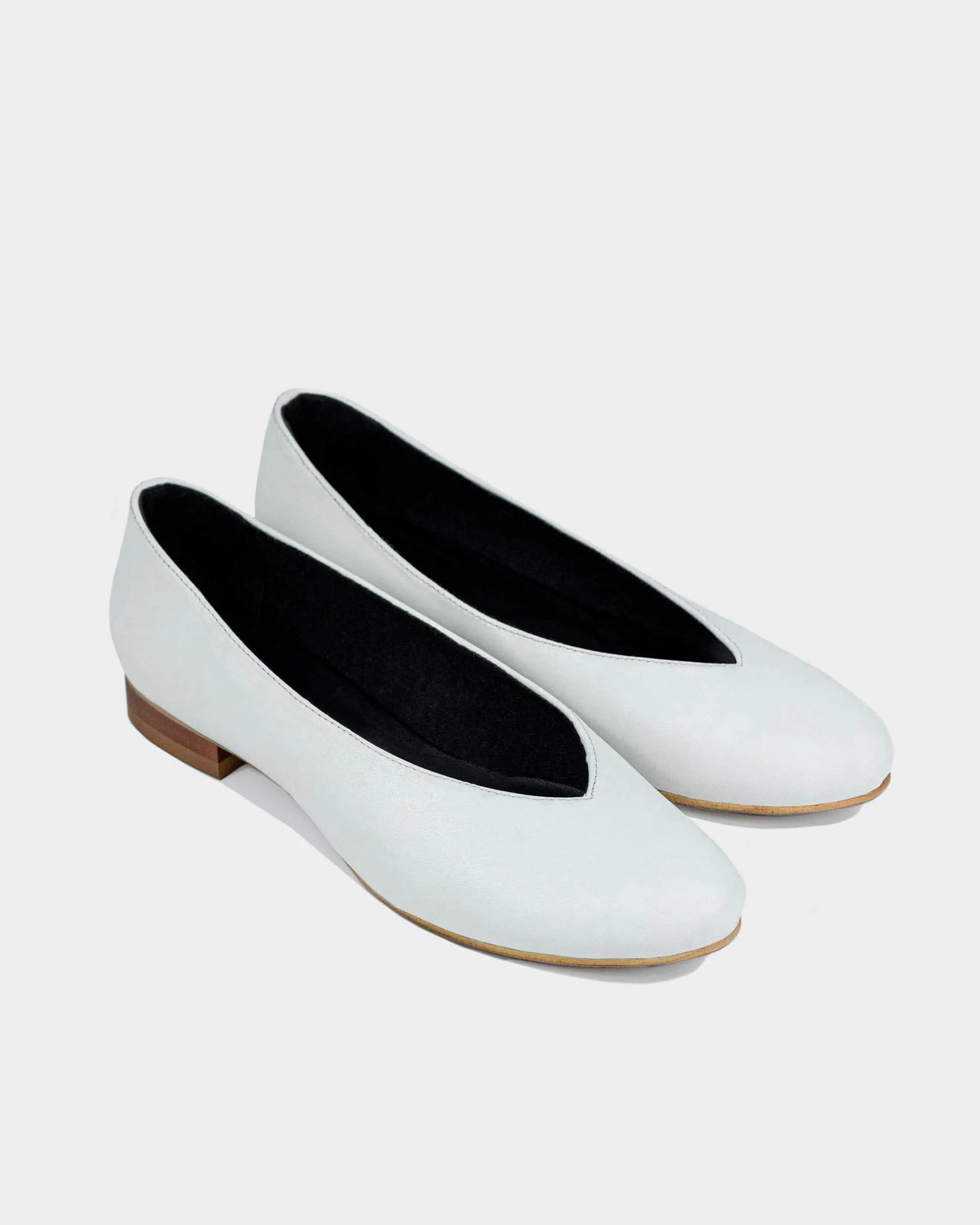 Women's Desserto? Cactus Leather Vegan Ballerina Pumps | White