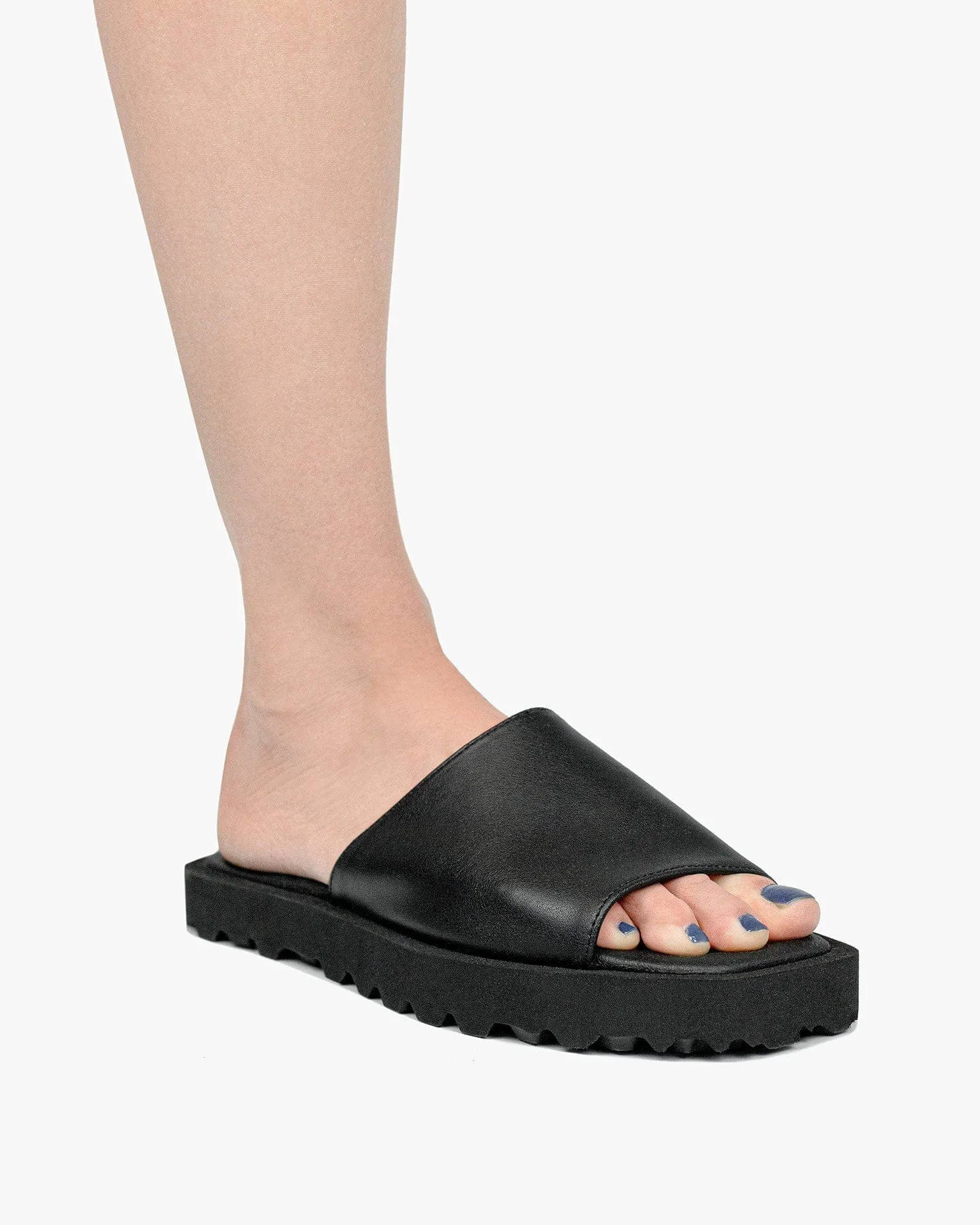 Women's Desserto? Cactus Leather Vegan Flat Slides | Black